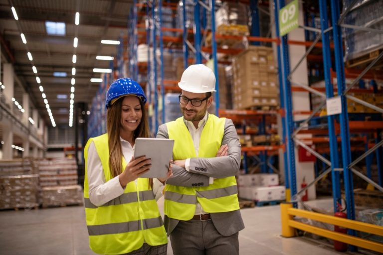 warehouse head monitoring the production status