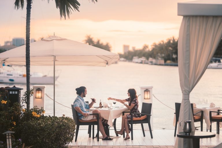 couple outdoor dining